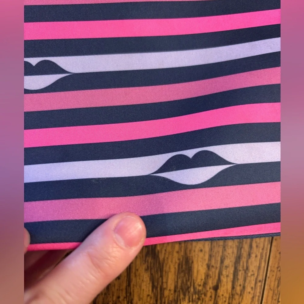Kate Spade Jae Nylon Crossbody Handbag lips design - Picture 7 of 15